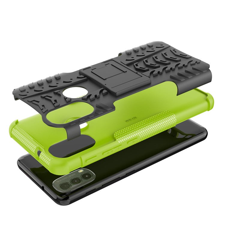 Anti-slip Tire Texture PC + TPU Combo Double Protection Anti-scratch Back Cover with Kickstand for Motorola Moto E40 - Green