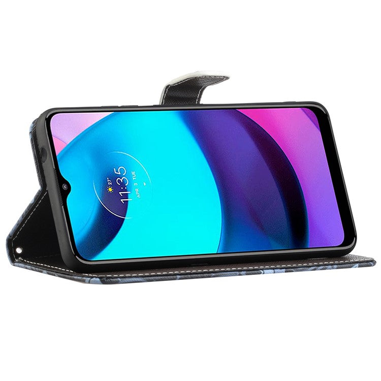 Wallet Style 3D Pattern Printing Cross Texture PU Leather Case Magnetic Flip Stand Shockproof Cover with Strap for Motorola Moto G71 5G - Panda