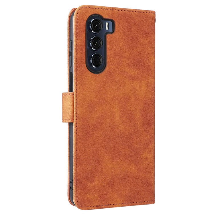Anti-scratch Splash-repellent Skin-touch Feeling PU Leather + TPU Phone Cover Stand Wallet Shell Mobile Phone Case for Motorola Moto G200 5G - Brown