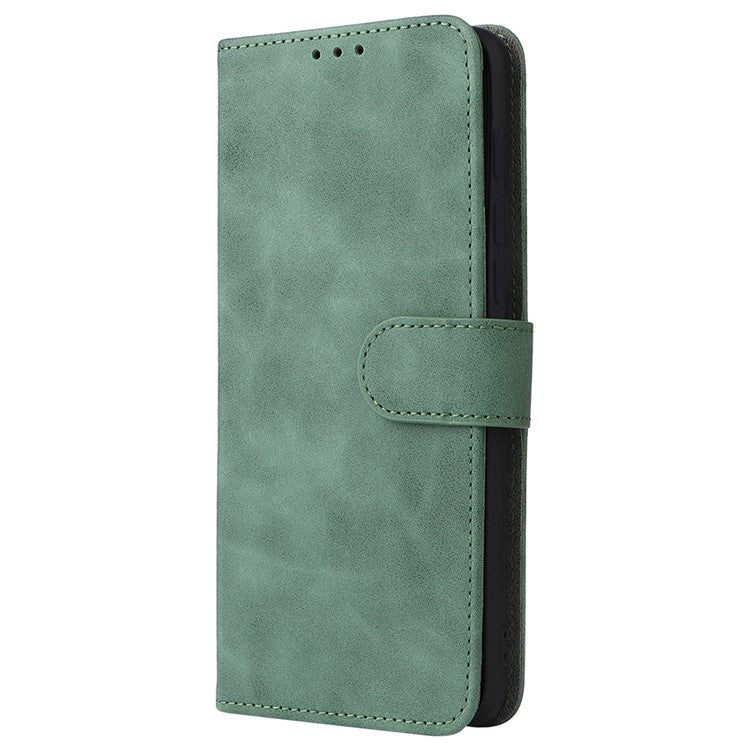 Anti-scratch Splash-repellent Skin-touch Feeling PU Leather + TPU Phone Cover Stand Wallet Shell Mobile Phone Case for Motorola Moto G200 5G - Green
