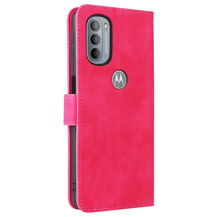Shockproof Phone Cover Shell Skin-touch Feeling PU Leather Stand Wallet Shell Mobile Phone Case for Motorola Moto G31 / G41 - Rose