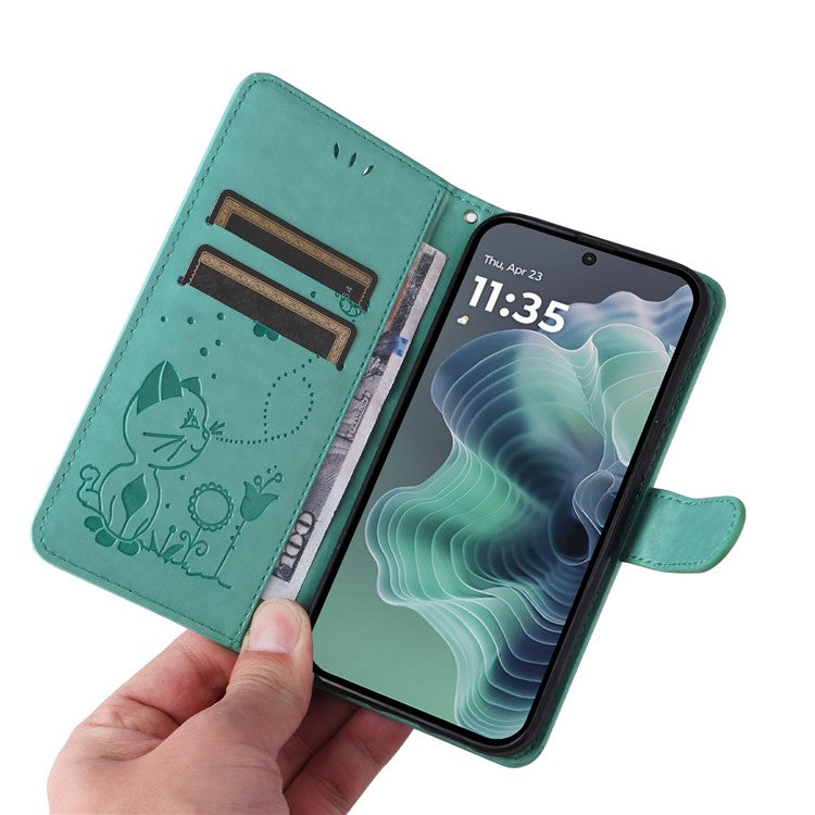 For Motorola Moto G35 5G Case Cat Bee Pattern Leather Phone Cover - Green