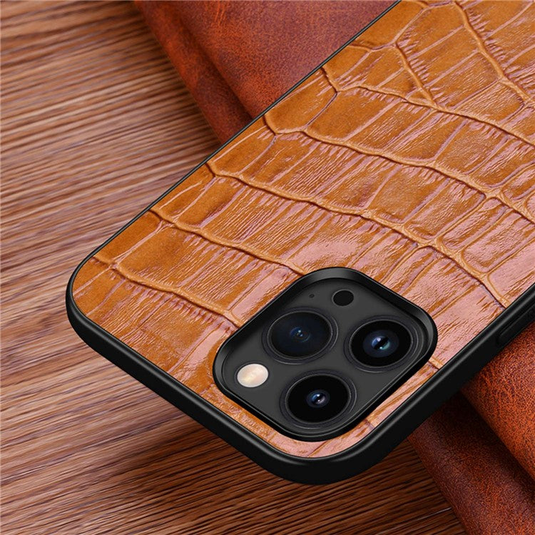 Rubberized Phone Case for iPhone 14 Pro Max Anti-Fall TPU Phone Case Genuine Leather Crocodile Texture Protective Cover - Red