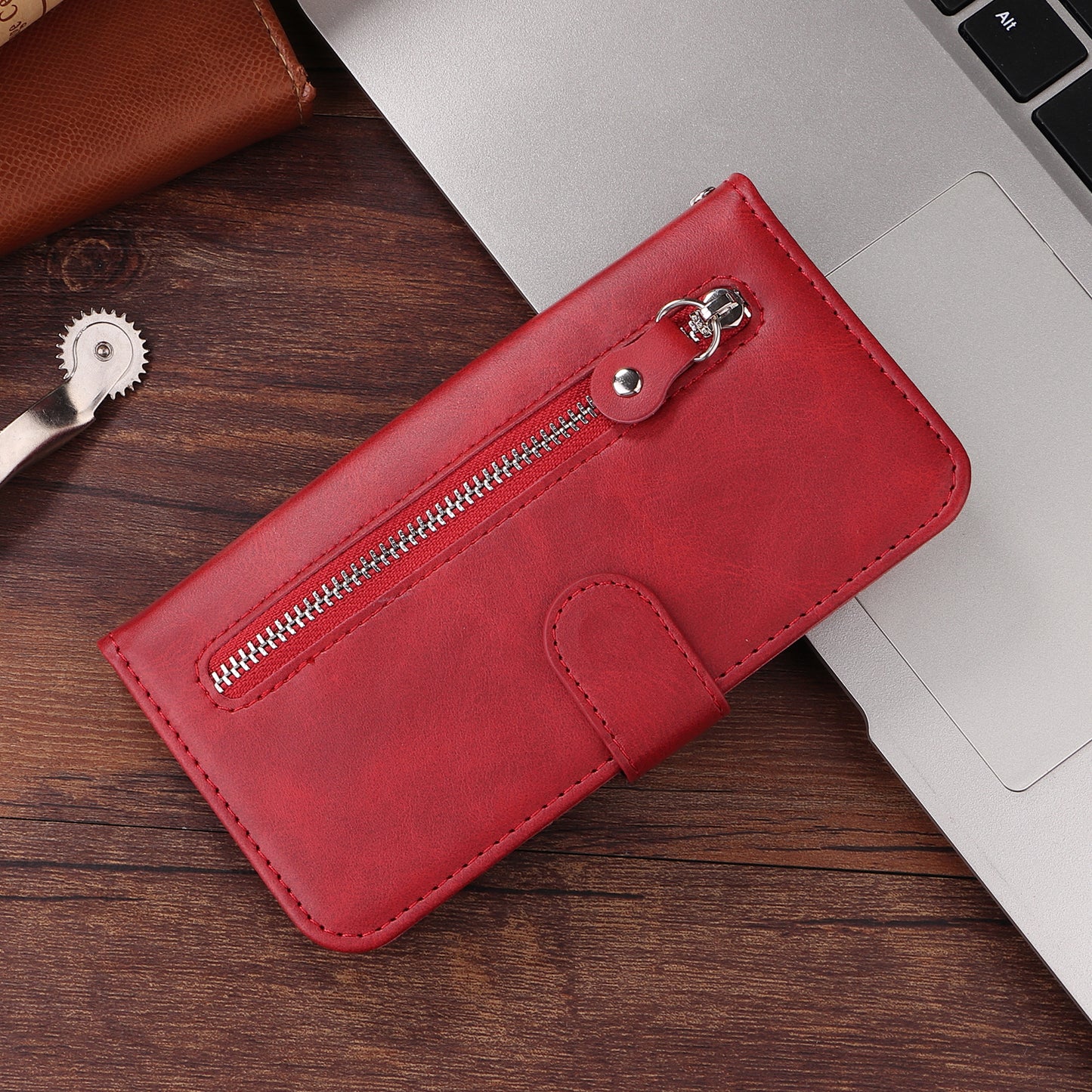 For iPhone 17 Pro PU Leather Cases with Zipper Pocket Wallet Phone Cover Stand - Red