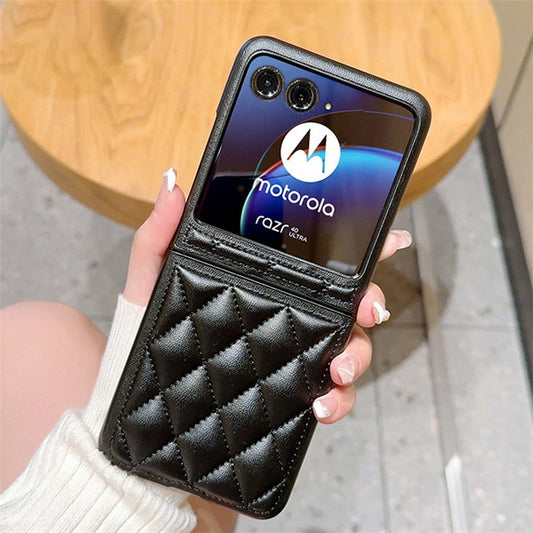 For Motorola Razr 40 Ultra 5G PU Leather Coated PC Phone Case Rhombus Grid Imprinted Phone Cover - Black