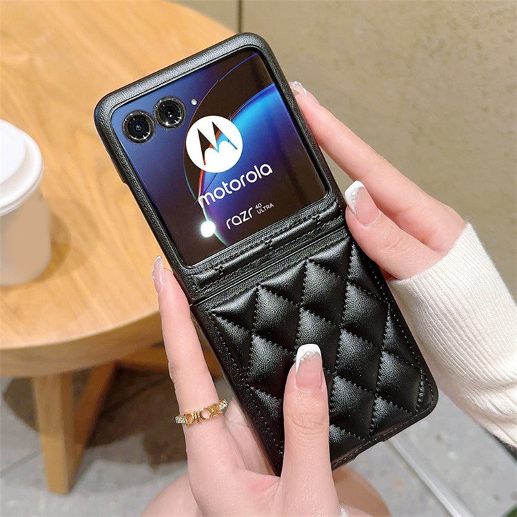 For Motorola Razr 40 Ultra 5G PU Leather Coated PC Phone Case Rhombus Grid Imprinted Phone Cover - Black