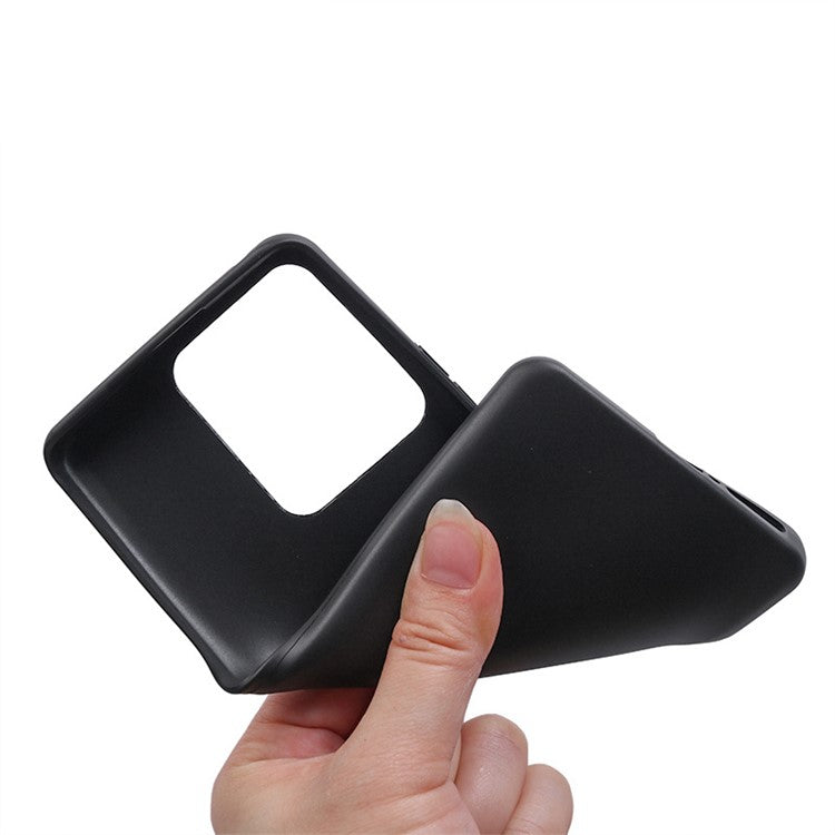 TPU Phone Case for Motorola Edge 40 5G Shockproof Slim Case Anti-Drop Cell Phone Glossy Cover - Black