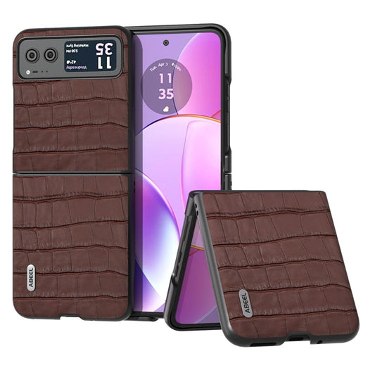 ABEEL Crocodile Texture Phone Case for Motorola Razr 40 5G Cowhide Leather Coated PC Cover - Brown