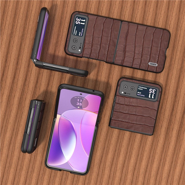 ABEEL Crocodile Texture Phone Case for Motorola Razr 40 5G Cowhide Leather Coated PC Cover - Brown