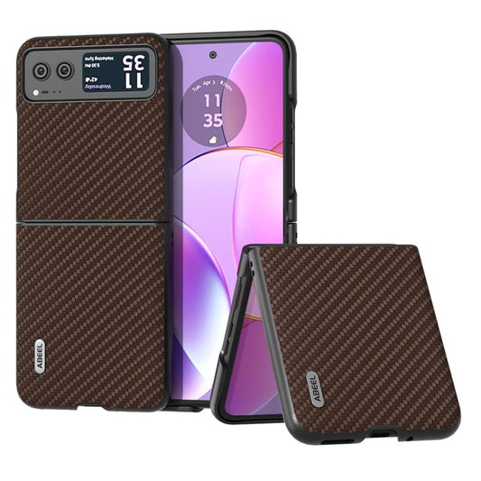 ABEEL Phone Case for Motorola Razr 40 5G Carbon Fiber Texture PU Leather Coated PC Cover - Brown