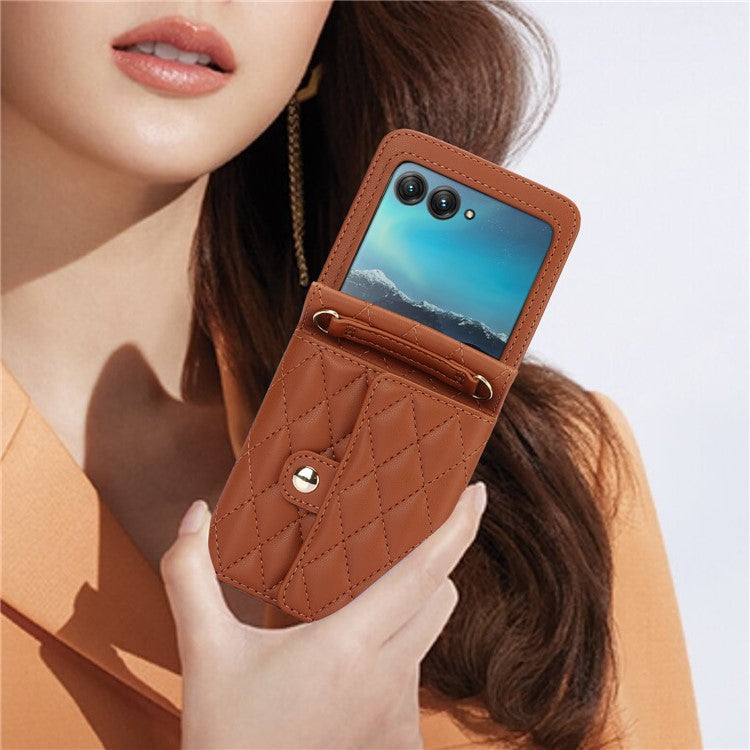 For Motorola Razr 40 Ultra 5G Card Slots Case PU Leather+PC Crossbody Phone Cover - Brown