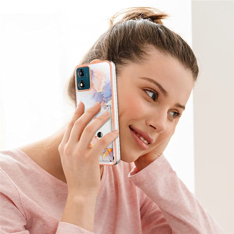 YB Leather Coating Series-9 for Motorola Moto E13 4G Card Case Kickstand IMD Leather+TPU Phone Cover - 004 Marble White