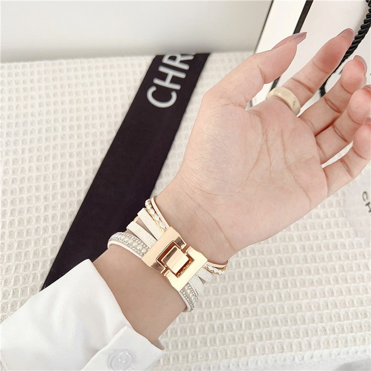 For Apple Watch Series 10 46mm / Ultra 2 Ultra 49mm /  Series 9 8 7 45mm / 6 5 4 SE (2023) SE (2022) SE 44mm / 3 2 1 42mm Metal Leather Strap Flower Pendant Bracelet Watch Band - Gold